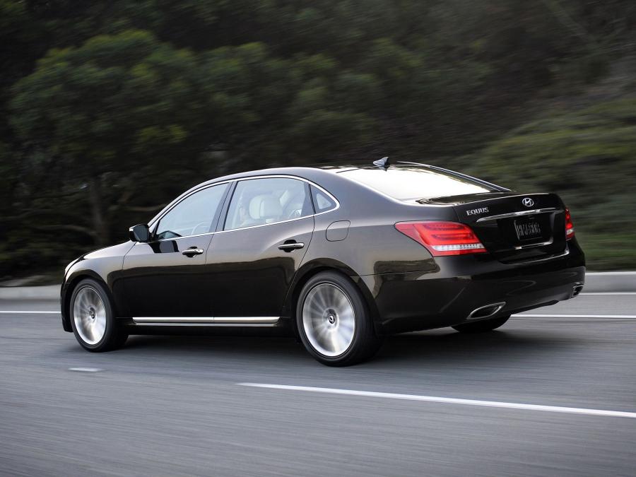  Hyundai Equus 2013 года  (US) (фото 2 из 13)